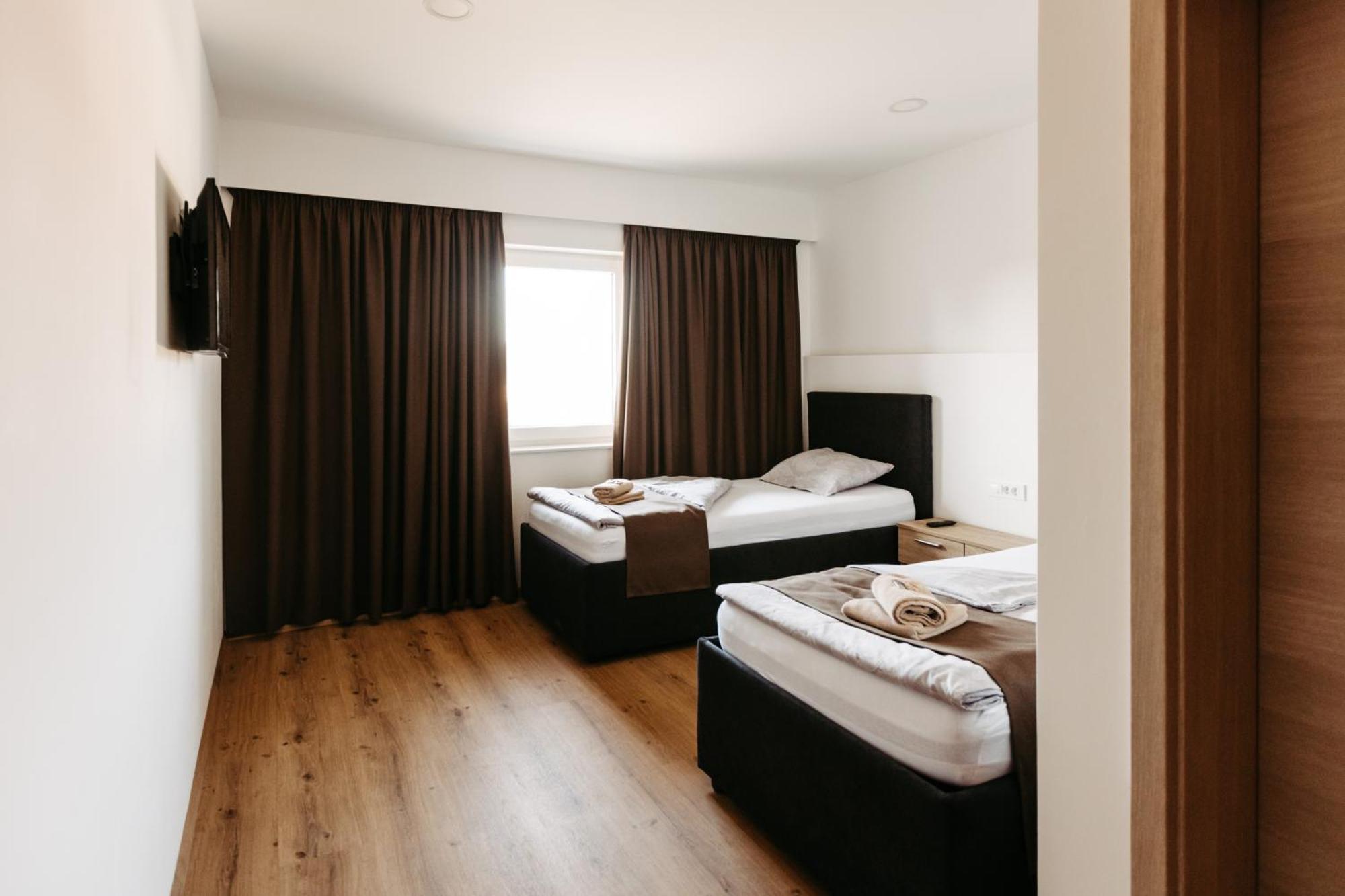 Hotel Murat Ptuj Exteriör bild