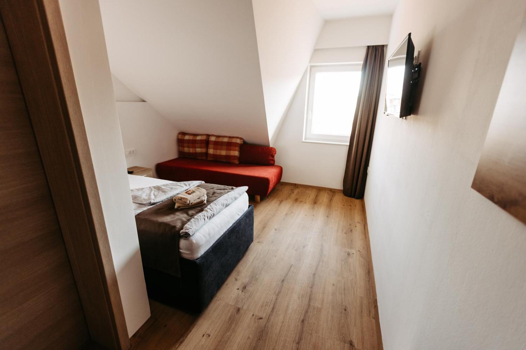 Hotel Murat Ptuj Exteriör bild
